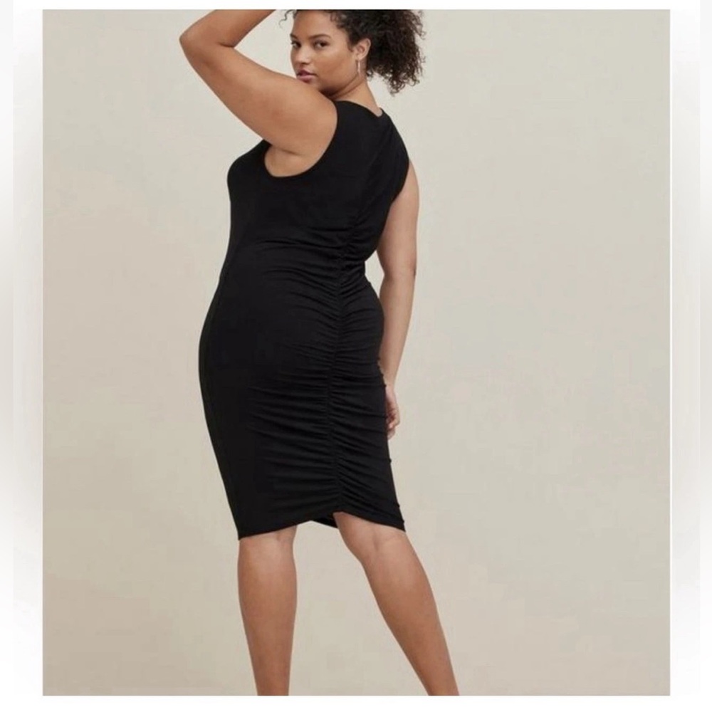 Torrid Black Ruched Midi Dress - Picture 2 of 7